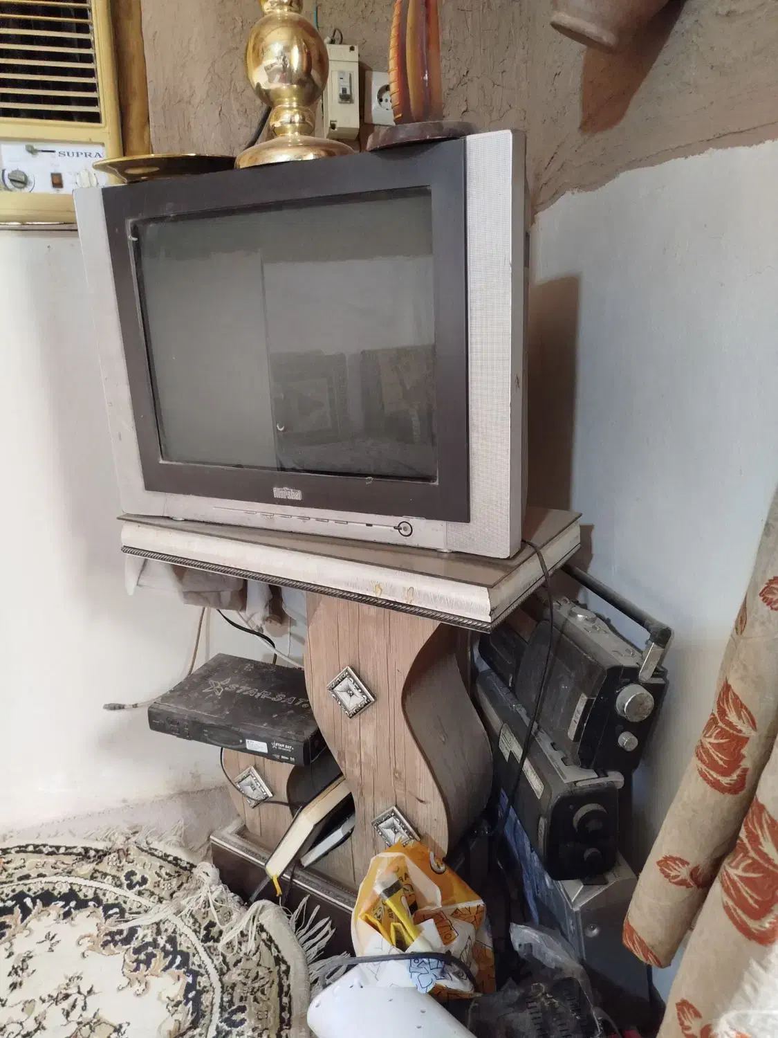 تلویزیون 21 تمیز با زیر یش|تلویزیون و پروژکتور|خورموج, |دیوار