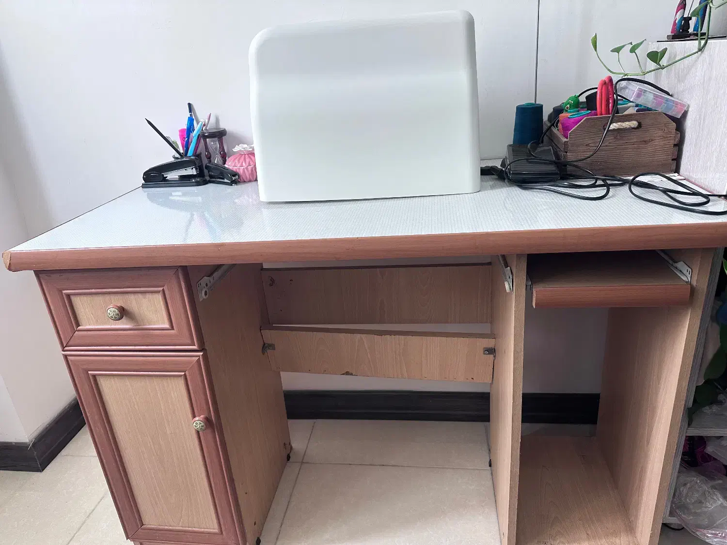 میز‌کامپیوتر|میز تحریر و کامپیوتر|رشت, کوی مهر|دیوار