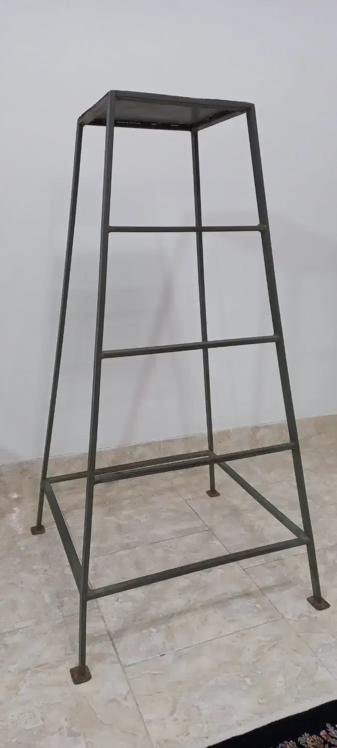 چهارپایه فلزی|صندلی و نیمکت|شاهرود, |دیوار