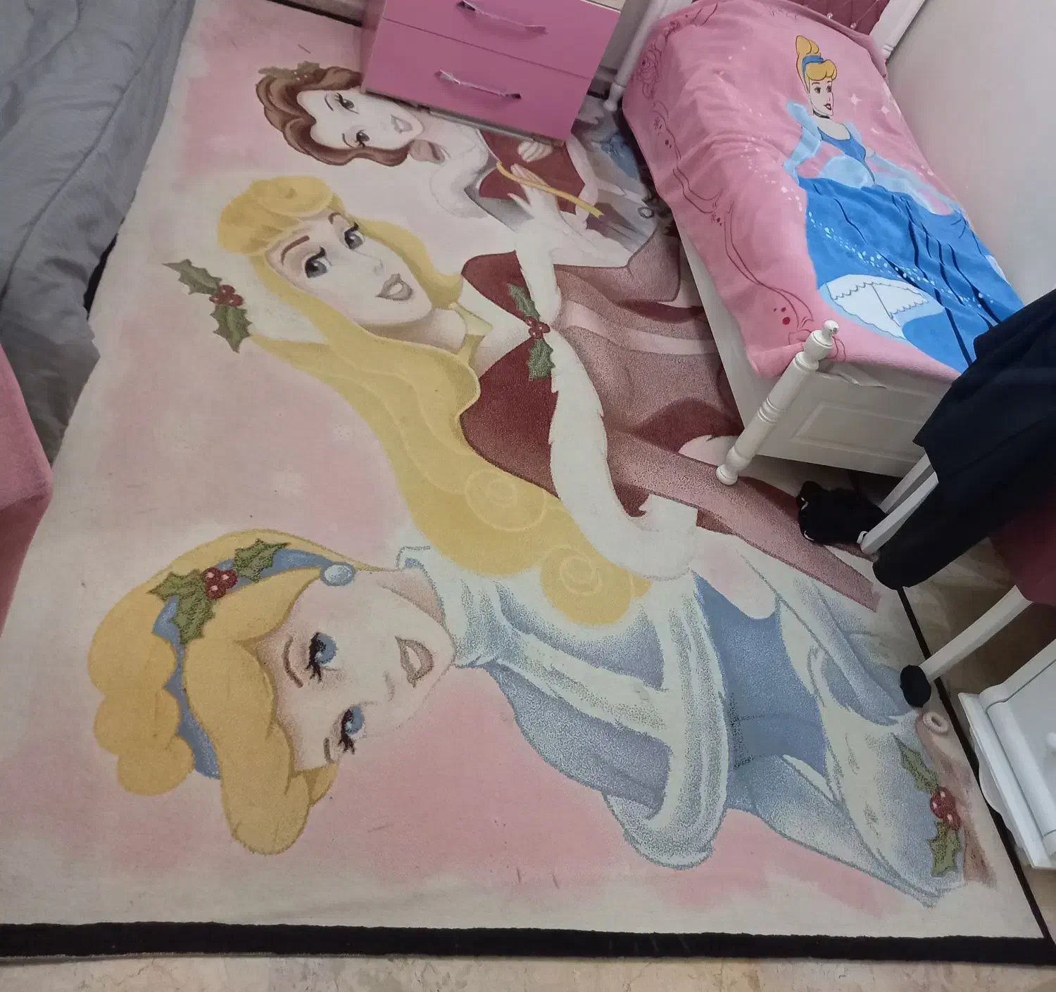 فرش ۶متری کاملا سالم ودرحدنو|فرش|تهران, جنت‌آباد شمالی|دیوار