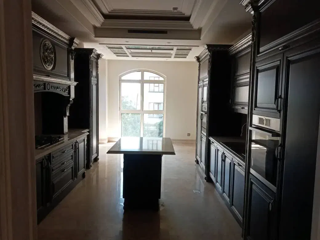 آپارتمان ۱۷۰ متر نیاوران /تک واحدی /شمال کاخ