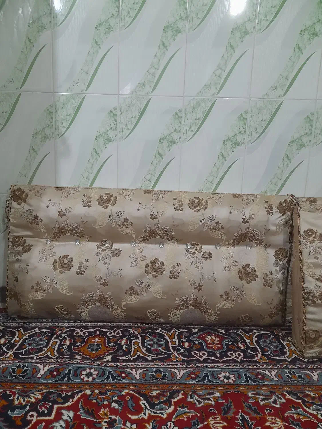 پشتی|پشتی|سقز, |دیوار