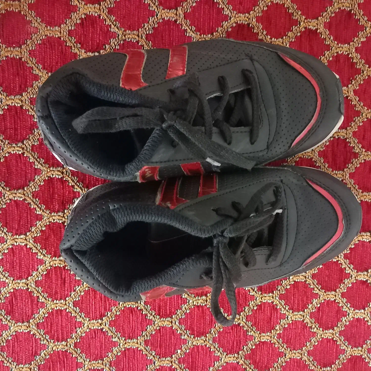 یه جفت کفش بچگانه نو نو سایز۳۲|کفش و لباس بچه|سنقر, |دیوار