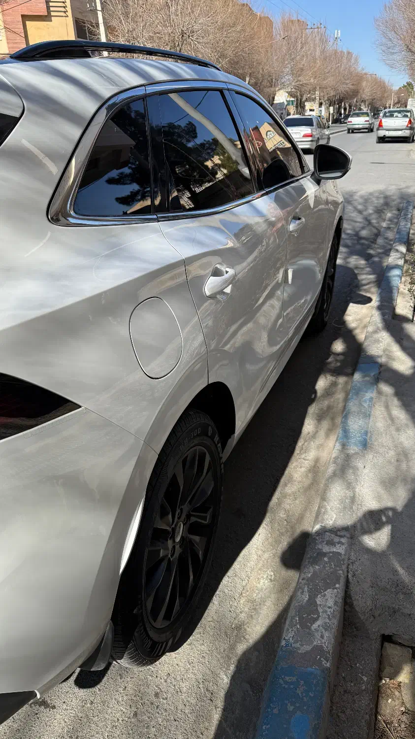 لاماری سفید|خودرو سواری و وانت|اصفهان, نقش جهان|دیوار