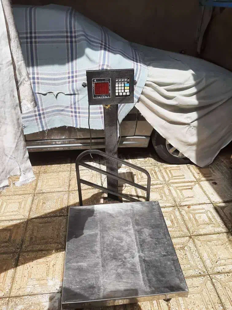 باسکول 300 کیلویی کاراتوزین|فروشگاه و مغازه|شیراز, مسلم|دیوار