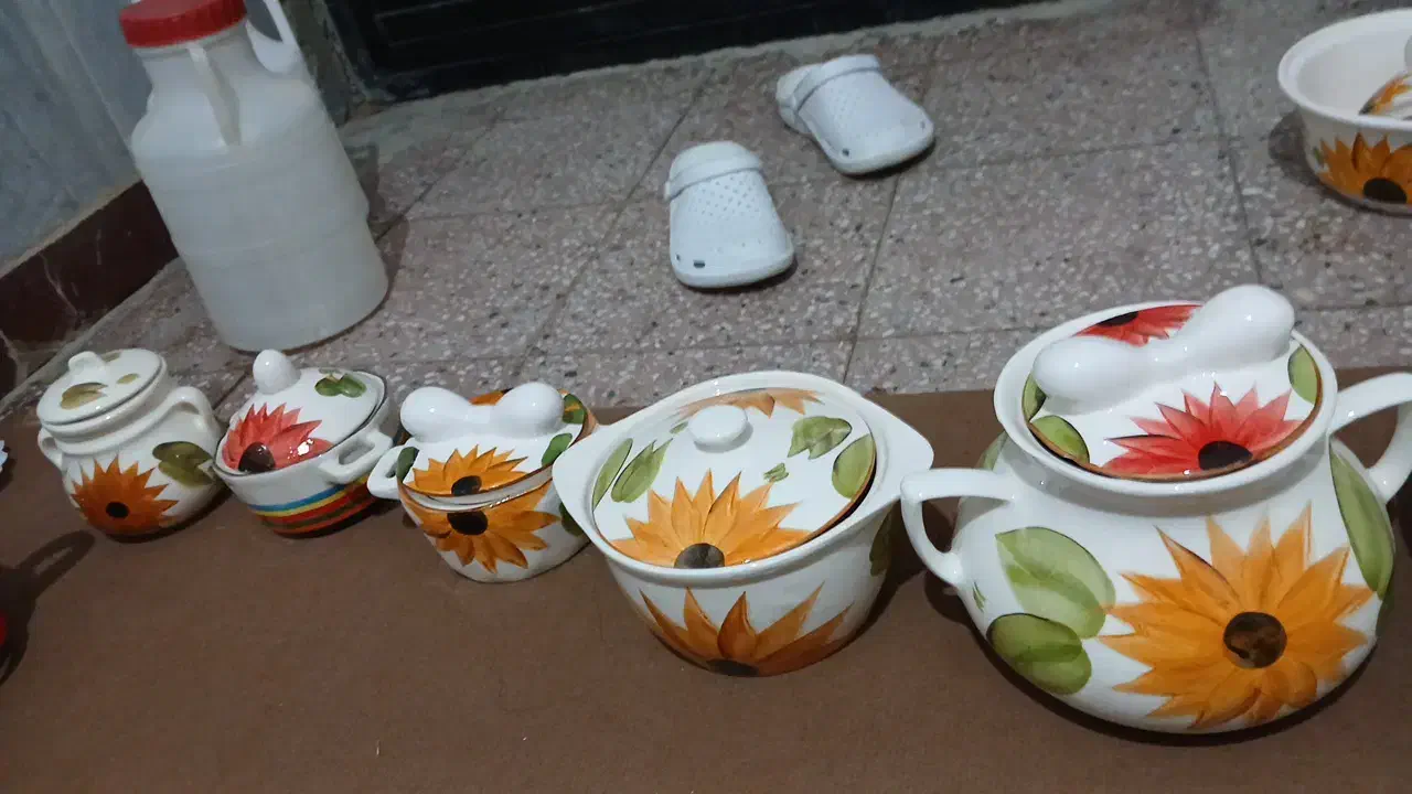 قابلمه چینی|ظروف پخت‌وپز|قروه, |دیوار