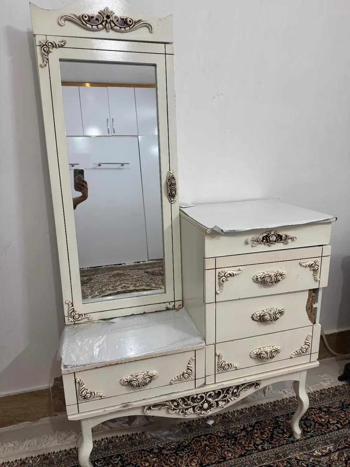 اینه دلاور|جاکفشی، کمد، دراور|تربت‌حیدریه, کلاته توکلی|دیوار