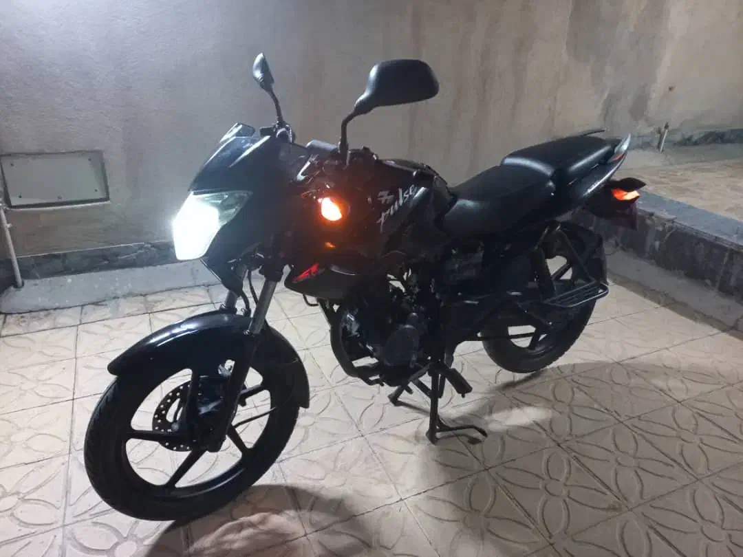 موتور پالس 135 ns|موتورسیکلت|شیراز, شهرک پرواز|دیوار