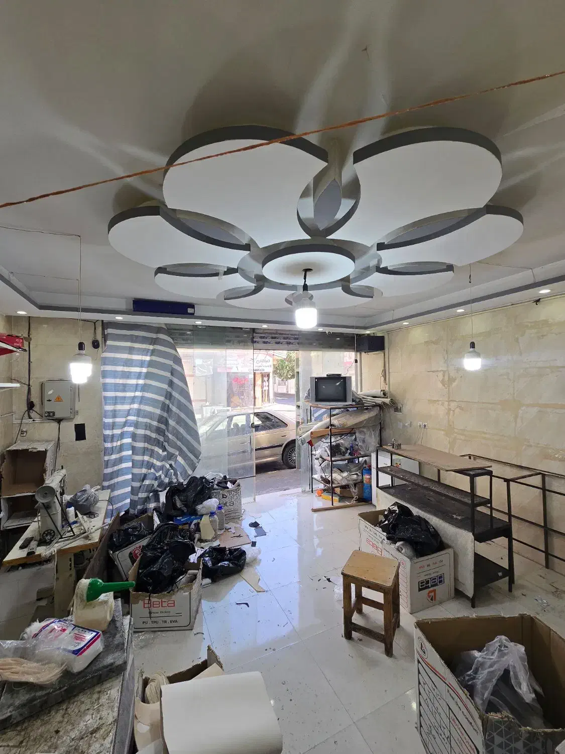 مغازه ۶۰ متری مناسب قهوه خانه و سوپر مارکت|اجارهٔ مغازه و غرفه|اندیشه, اندیشه فاز ۱|دیوار