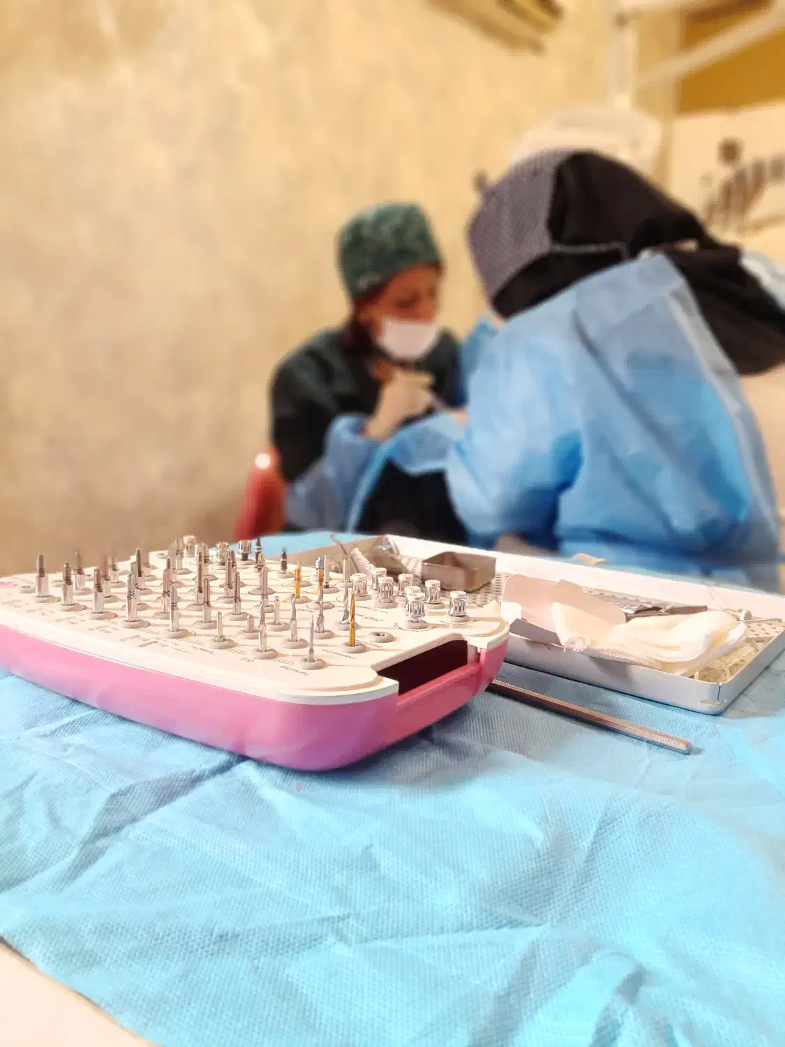 جراحی ایمپلنت و روکش ( فیکسچر کره ای)|خدمات آرایشگری و زیبایی|رشت, گلسار|دیوار