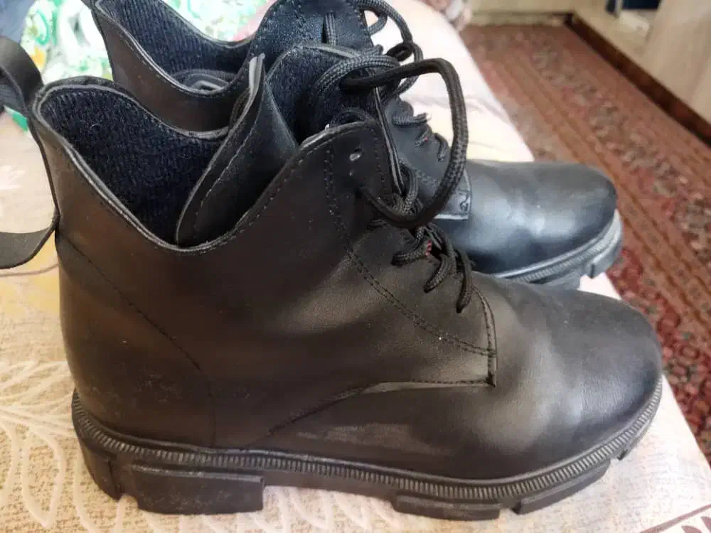 پوتین و کتانی|کیف، کفش، کمربند|اردبیل, |دیوار