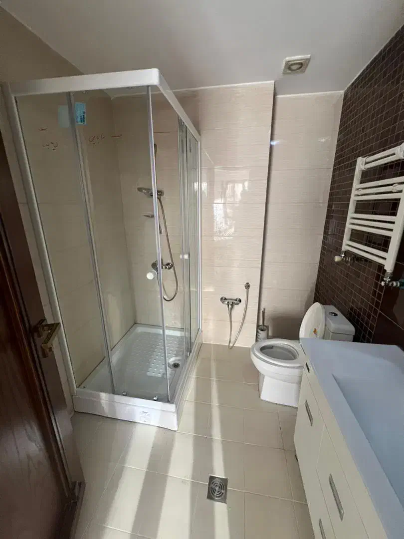 الهیه ۱۵۵ متری مشرف به باغ