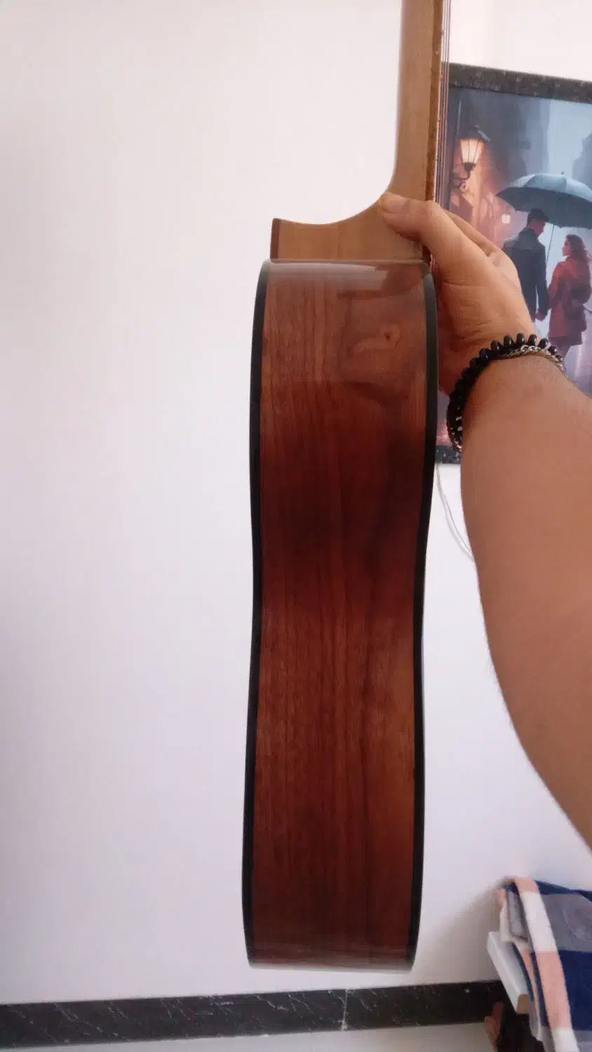 گیتار کلاسیک نیمه حرفه ای در بجنورد و آشخانه.|گیتار، بیس، امپلیفایر|آشخانه, |دیوار