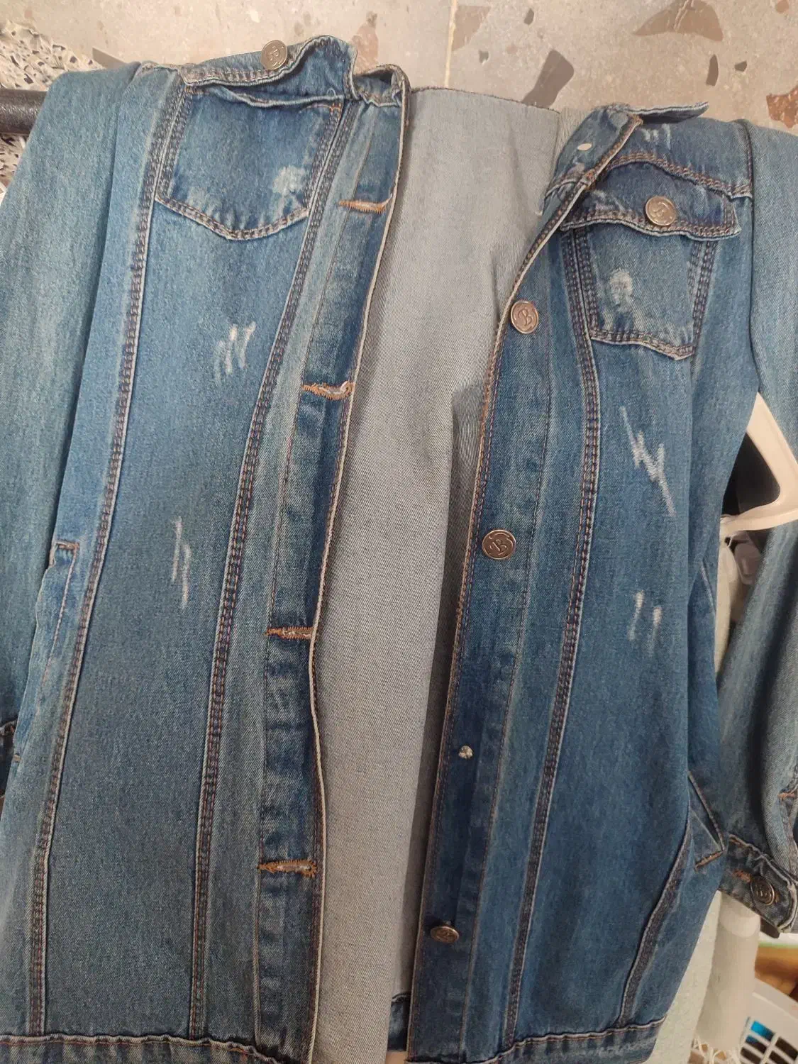 درحد نو|لباس|بروجرد, |دیوار