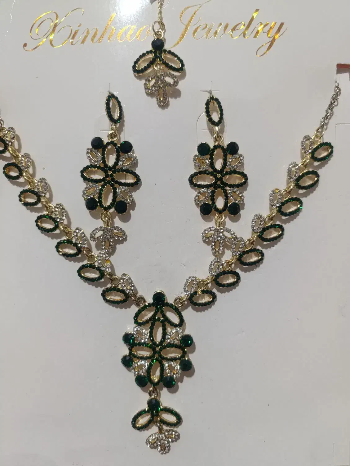 گردنبند هندی|بدلیجات|بشاریات, |دیوار