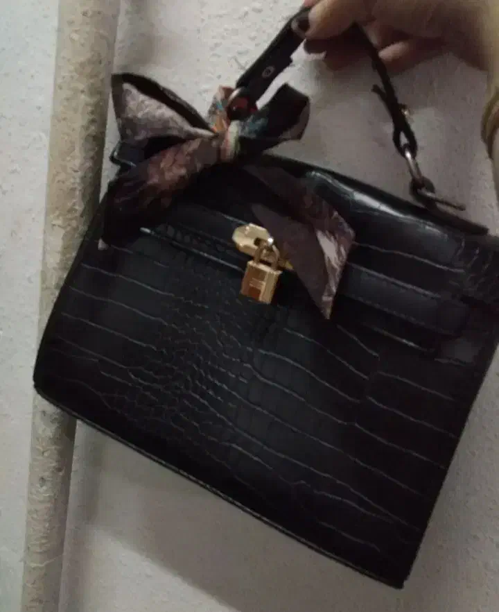 کیف|کیف، کفش، کمربند|رشت, حمیدیان|دیوار