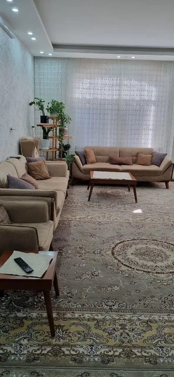 سوئیت دارای تراس و پارکینگ در مرکز شهر|اجارهٔ کوتاه‌مدت آپارتمان و سوئیت|کاشان, سرپله جدید|دیوار