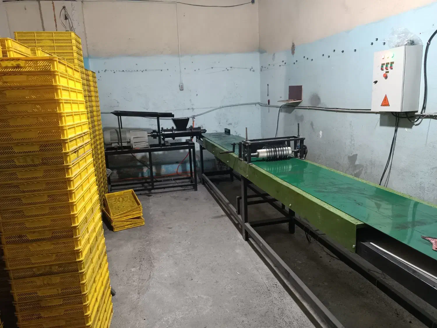 درخواست نیروی کار آقا جهت تولیدی زغال سرد|استخدام صنعتی، فنی، مهندسی|هشتگرد, شهرک وحدت|دیوار