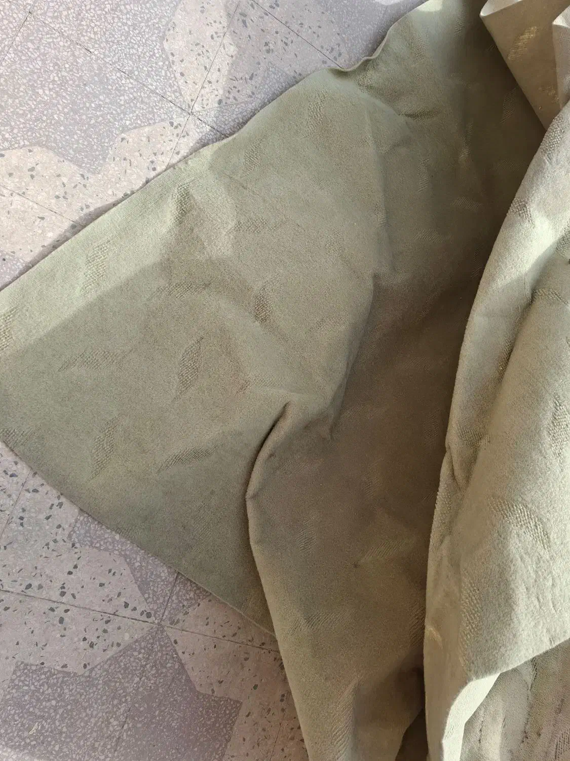 موکت در حد نو فقط به دیوار نصب بوده|موکت|کازرون, |دیوار