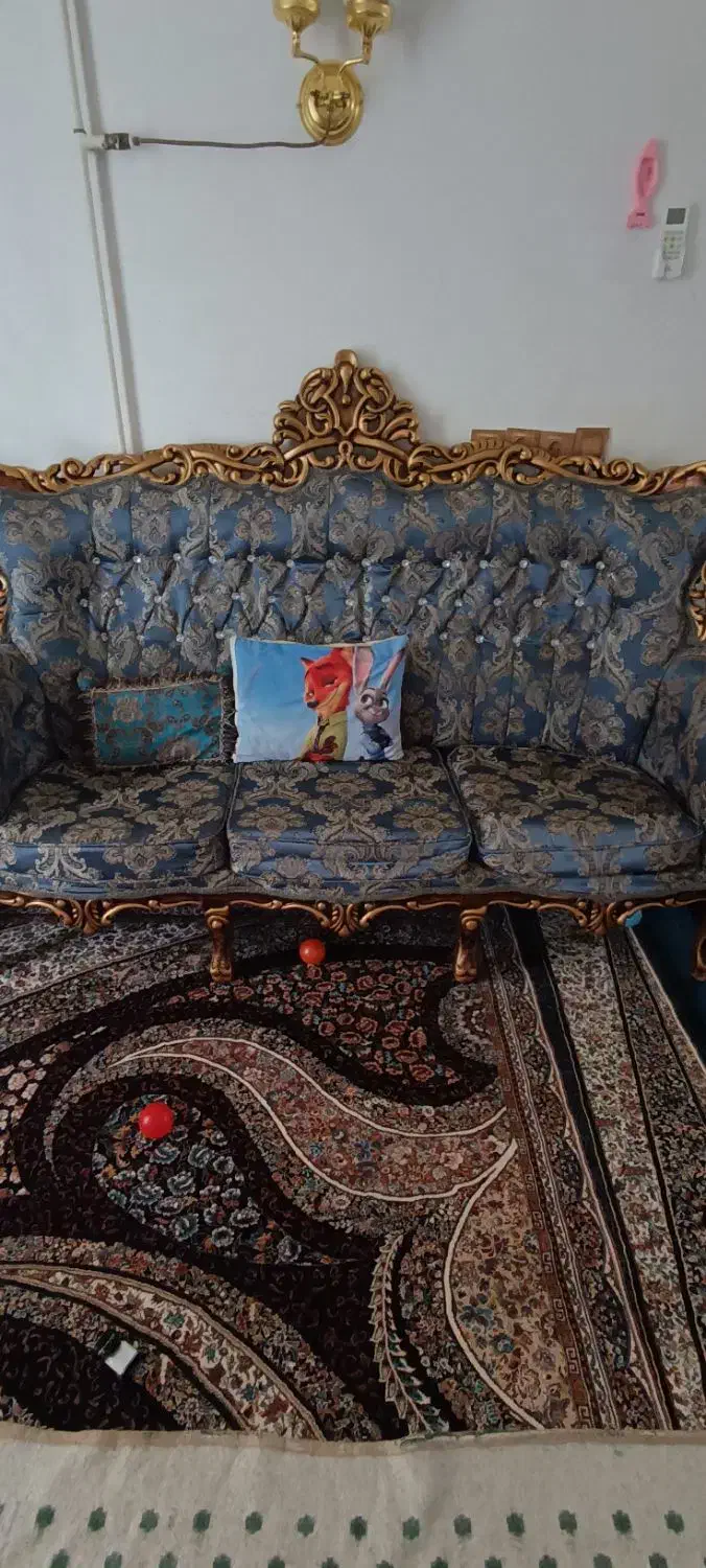 مبل ۹نفره سلطنتی|مبلمان خانگی و میز عسلی|اسلام‌‌آباد غرب, |دیوار