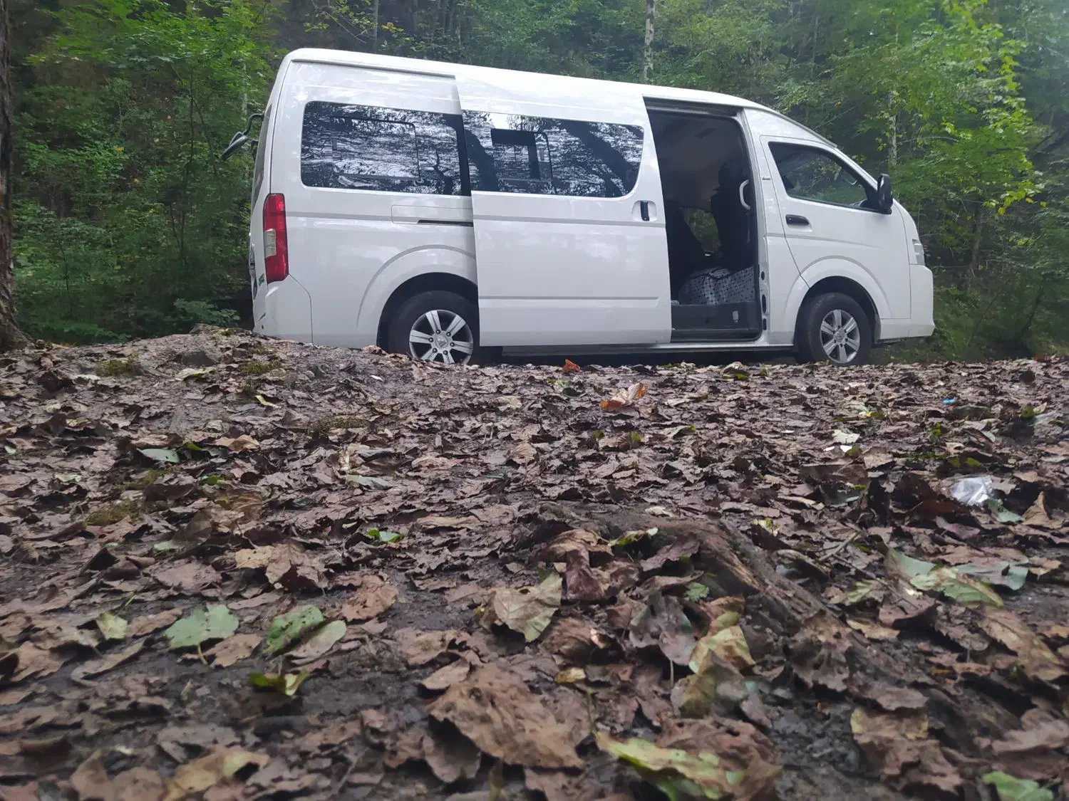 ون تویوتا ،وانا ۱۳نفره صفر کیلومتر دربستی اجاره|خدمات حمل و نقل|قم, پردیسان|دیوار