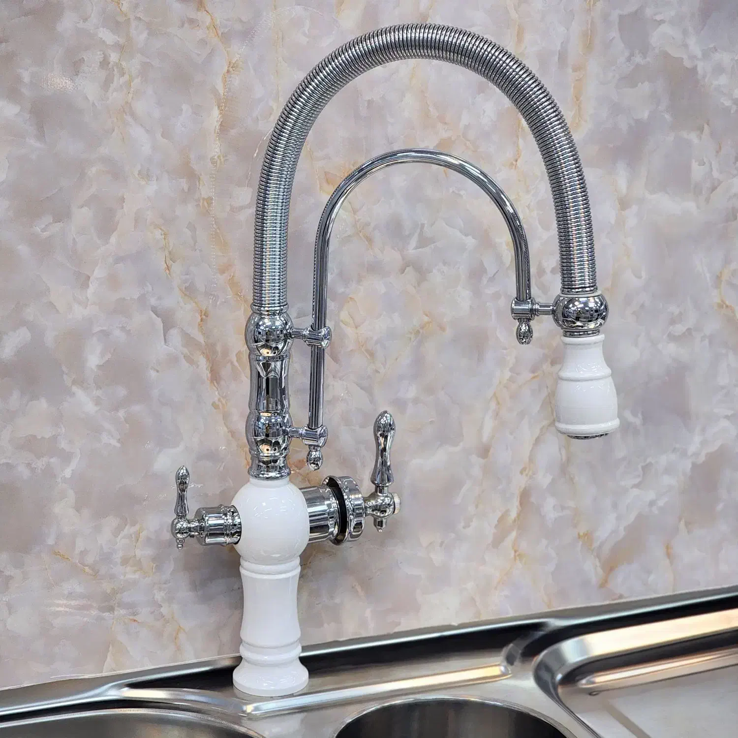 شیر سینک دومنظوره فنردار سفید کروم|مصالح و تجهیزات ساختمان|رشت, پارک شهر|دیوار