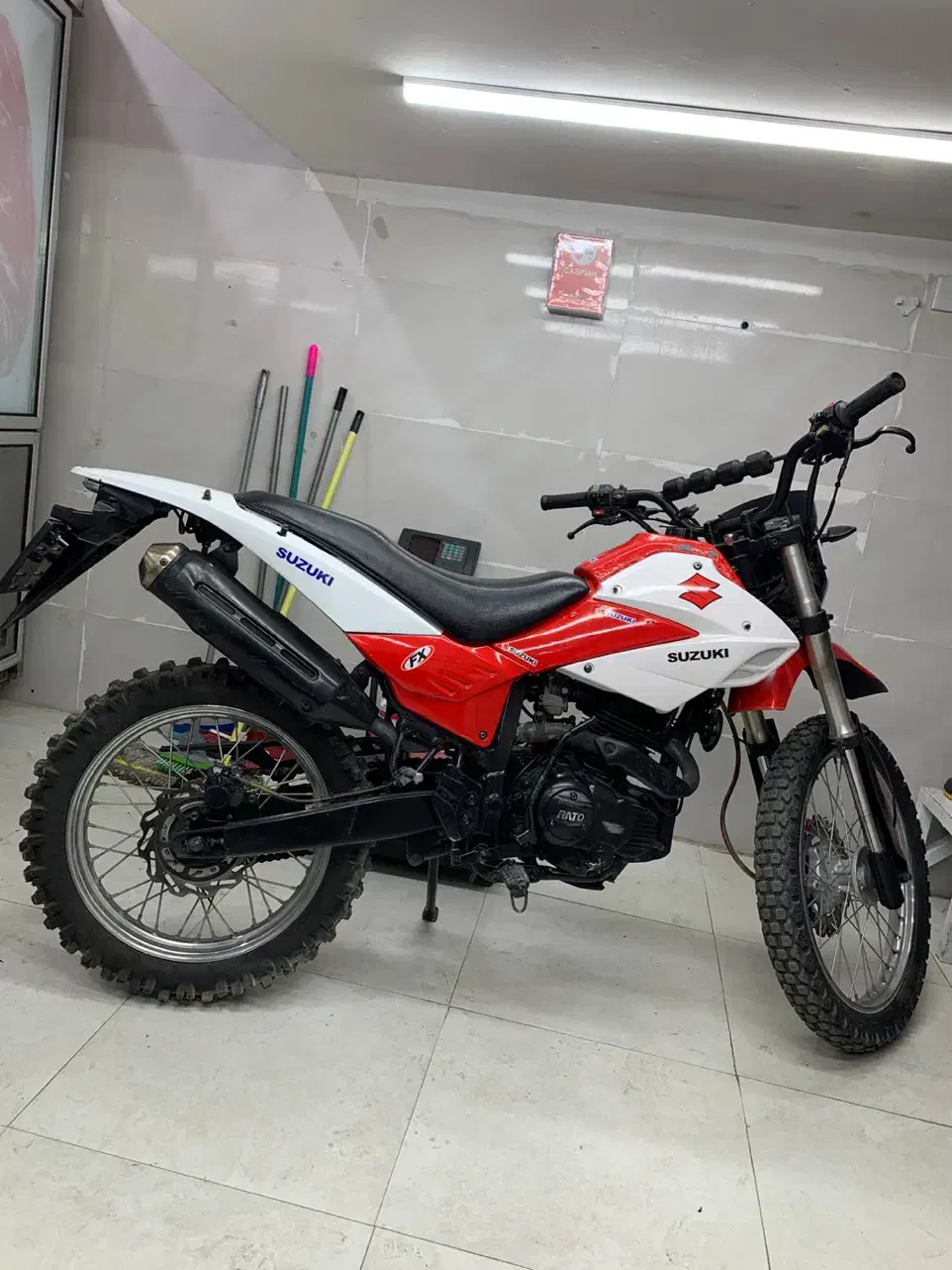 موتور|موتورسیکلت|هشتگرد, مدرس|دیوار