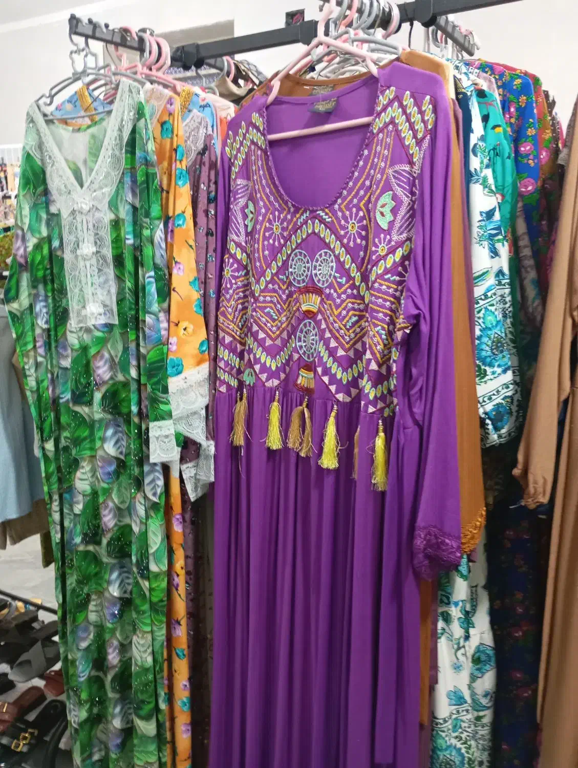 لباس زنانه|لباس|سراوان, |دیوار