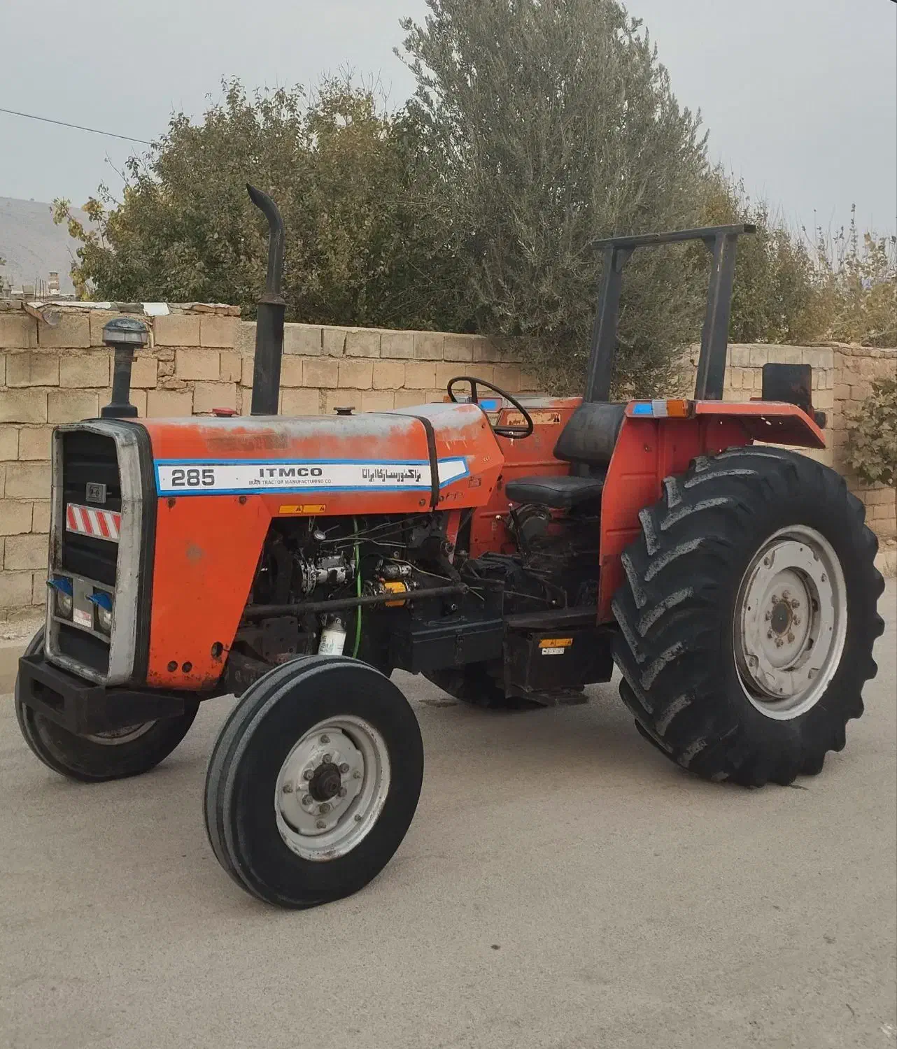 تراکتور فرگوسن ۲۸۵ مدل ۸۰ درحد خشک|خودرو سنگین|گیلان غرب, |دیوار