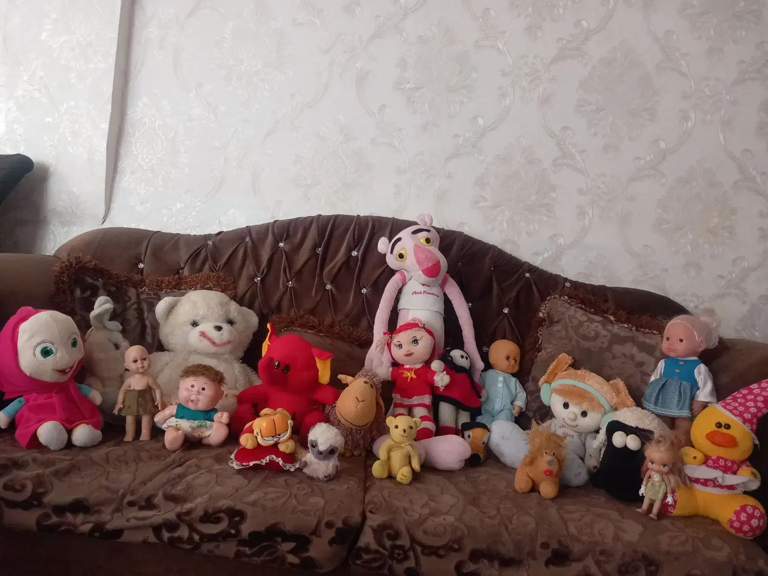 عروسک|اسباب‌بازی بچه|بروجرد, |دیوار