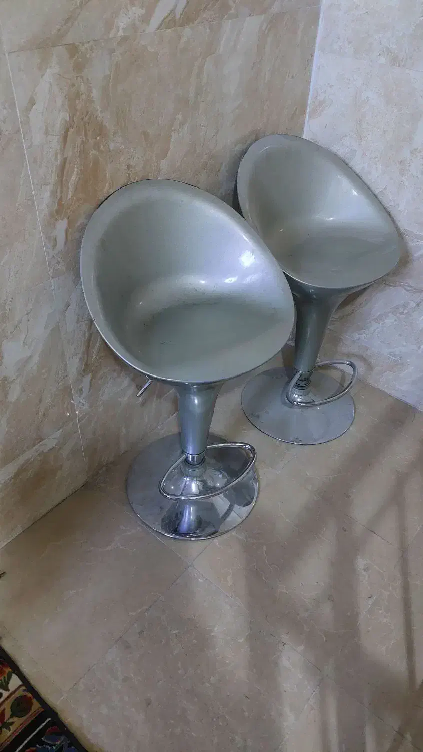 صنلی جکدار|صندلی و نیمکت|چهارباغ, |دیوار