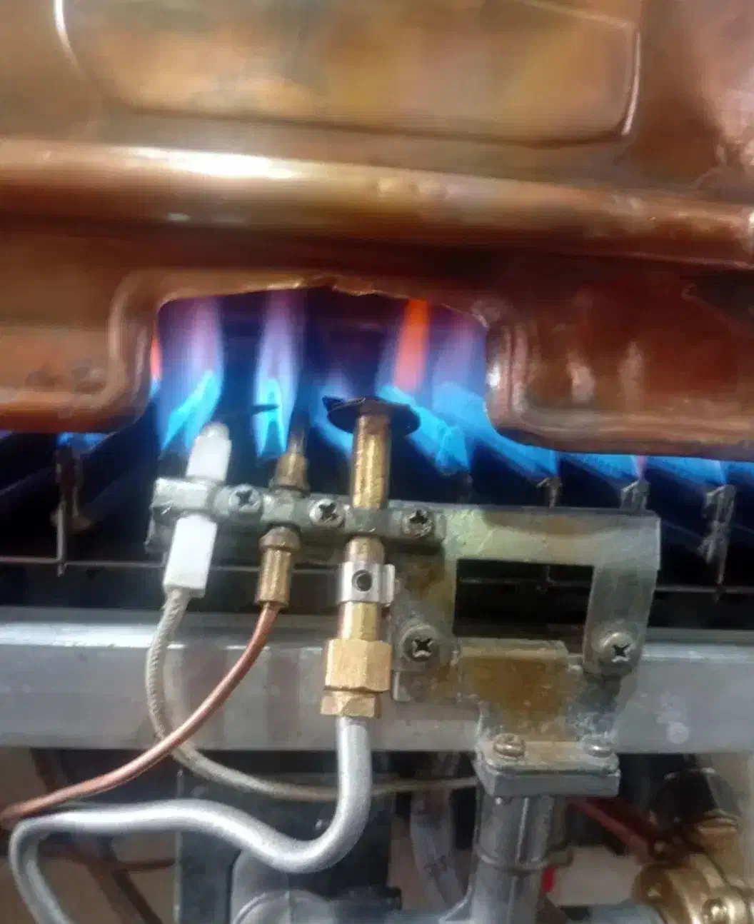 تعمیر ابگرمکن دیواری،نصب شیرالات،تعمیرات بخاری|خدمات پیشه و مهارت|ساوه, |دیوار