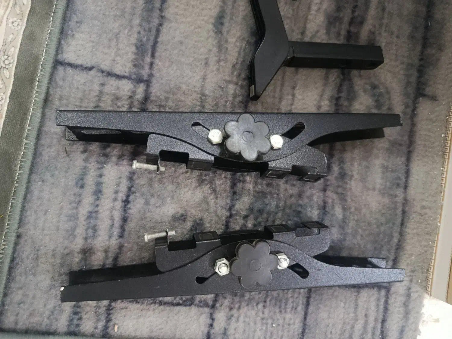 پایه تلویزیون ال جی و پایه دیواری|تلویزیون و پروژکتور|قم, شهرک امام حسین|دیوار