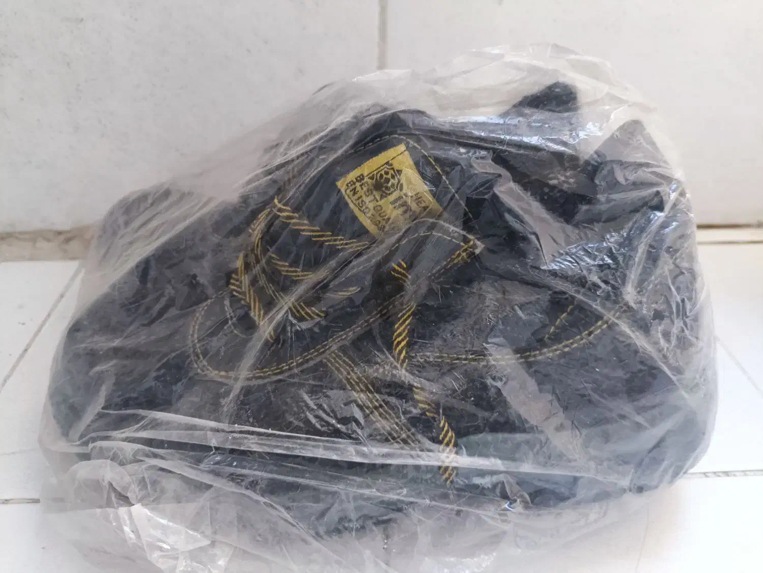 کفش ایمنی|کیف، کفش، کمربند|شهرکرد, |دیوار