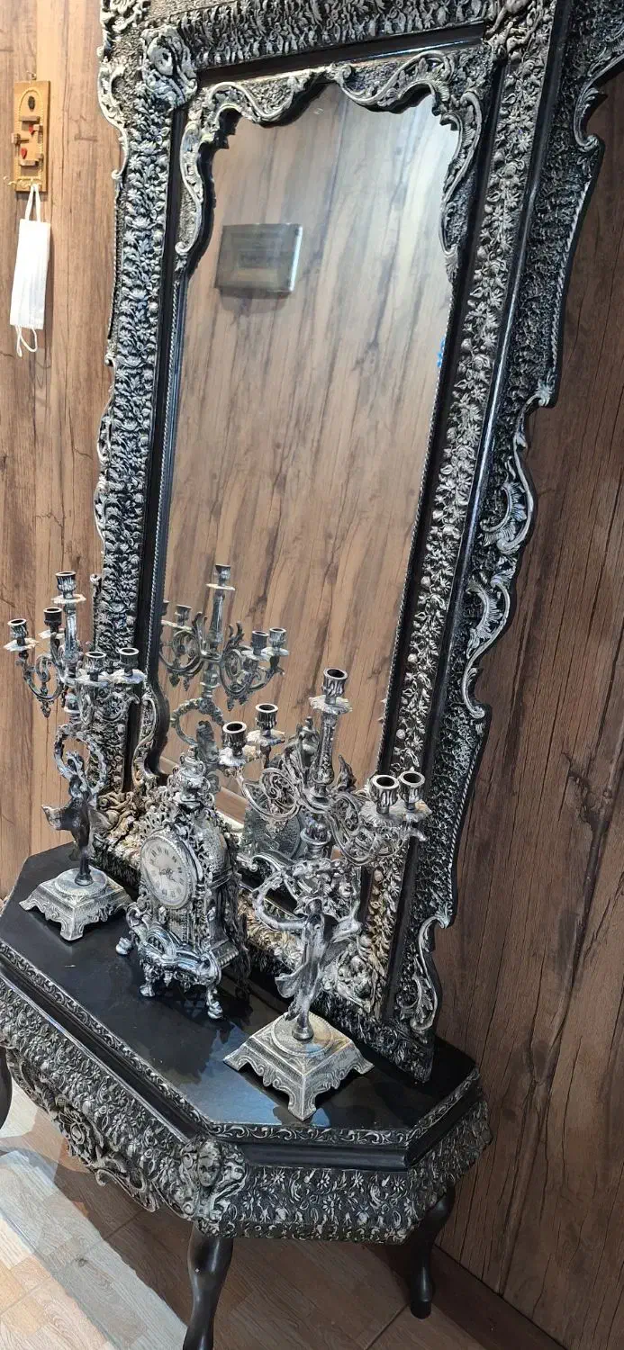 آینه و کنسول با جاشمعی و ساعت|بوفه، ویترین، کنسول|شیراز, زرهی|دیوار