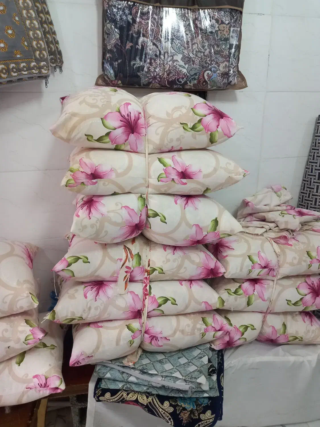 بالش|رختخواب، بالش، پتو|سنندج, |دیوار