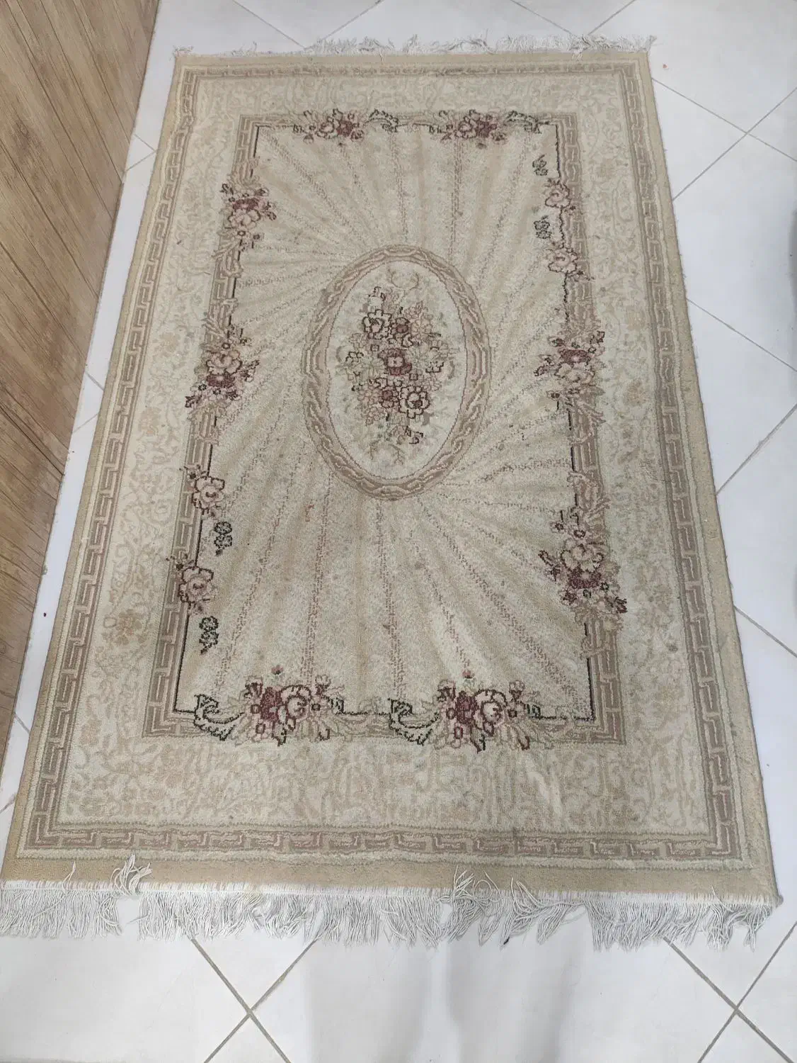 فرش|فرش|ری, علایین|دیوار