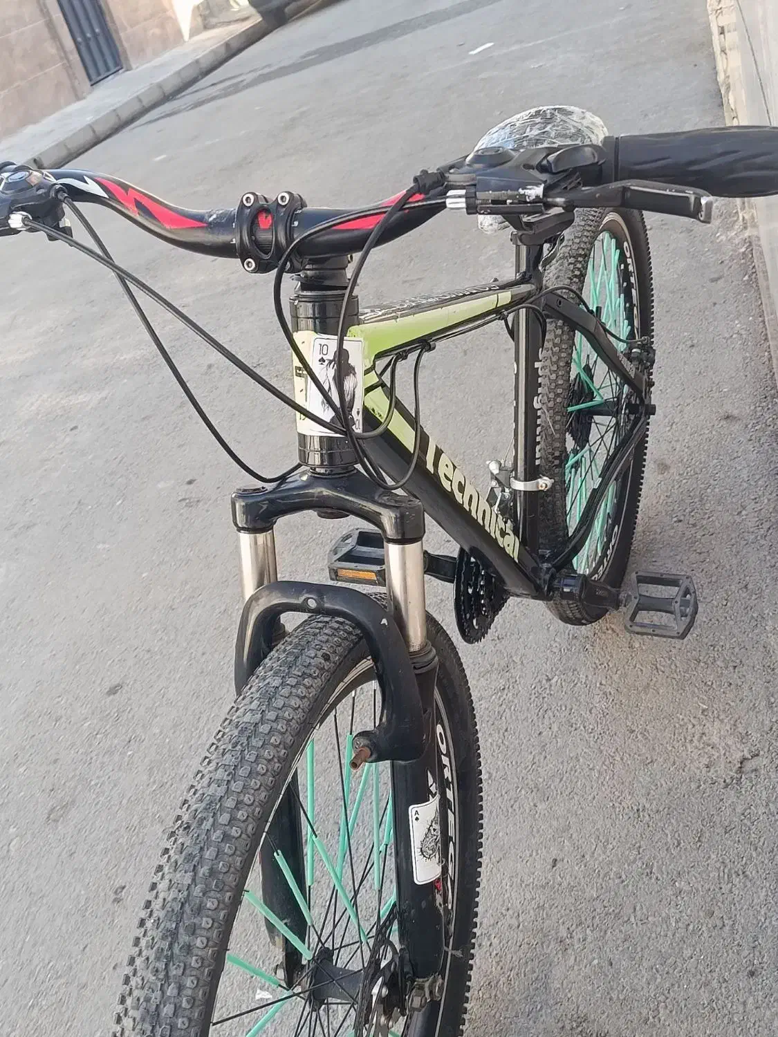 دوچرخه|دوچرخه، اسکیت، اسکوتر|چهارباغ, |دیوار