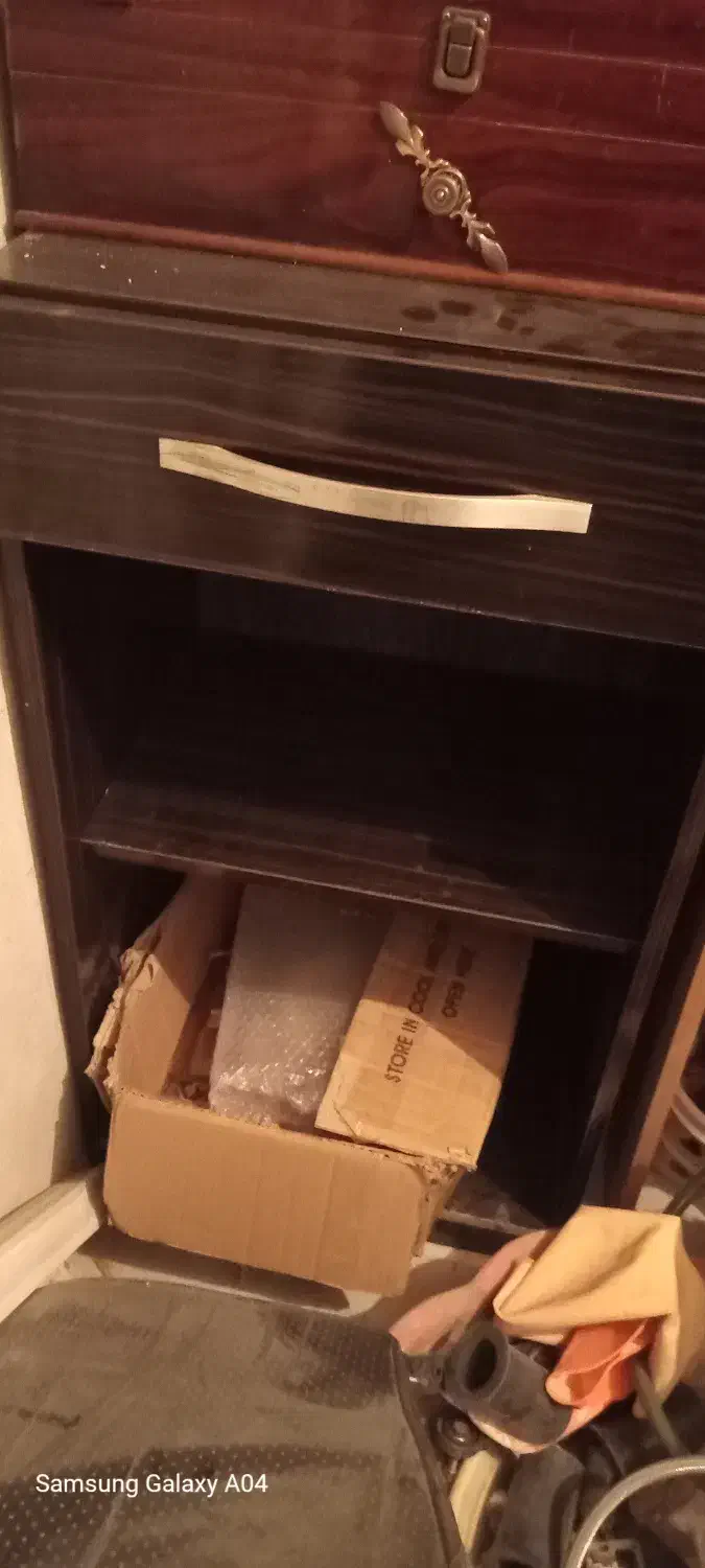 کنسول کاربردی و بسیار تمیز|بوفه، ویترین، کنسول|فولادشهر, A6|دیوار