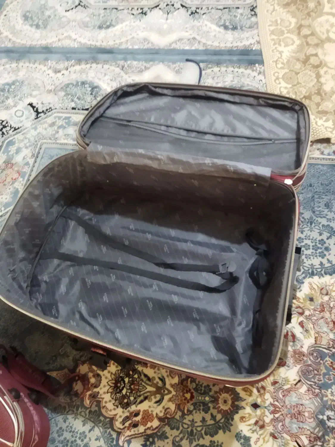 چمدان|کیف، کفش، کمربند|مشکین‌دشت, |دیوار