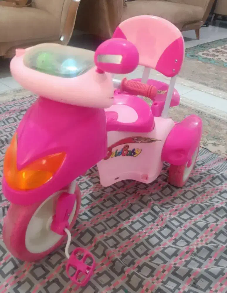 سه چرخه پلاستیک|اسباب‌بازی بچه|گرگان, |دیوار