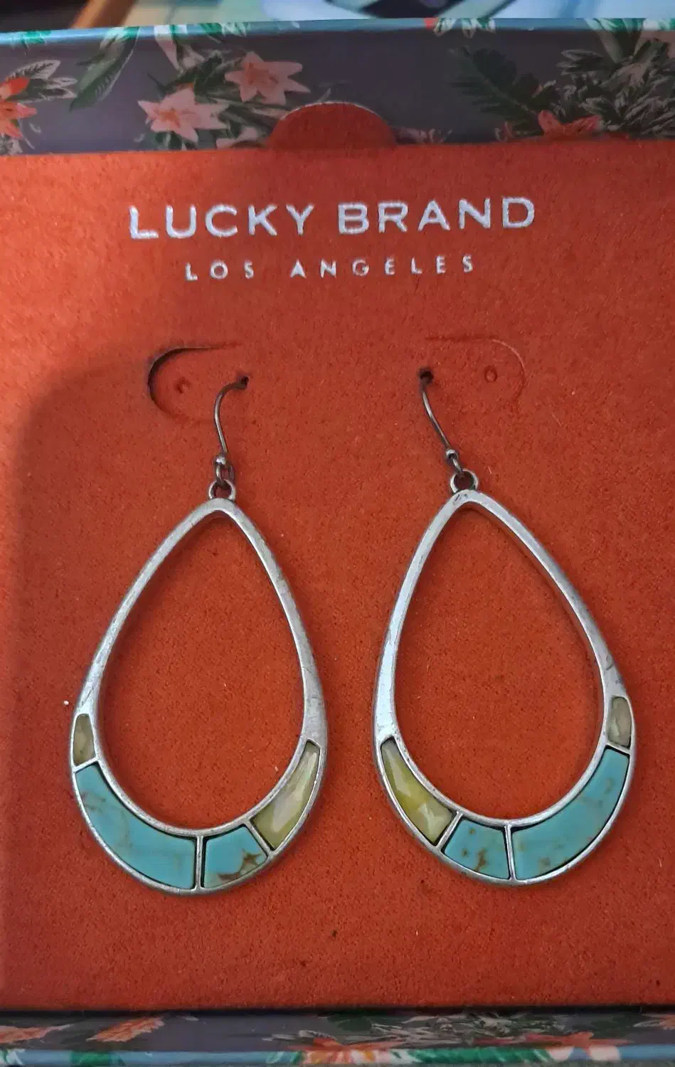 گوشواره ی نقره|بدلیجات|گالیکش, |دیوار