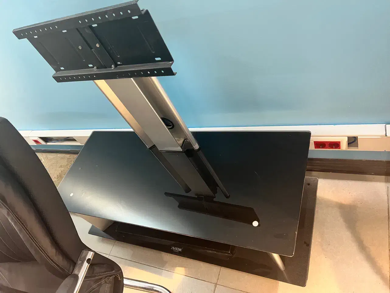 میز تلویزیون شیشه ای پایه دار متحرک|میز تلویزیون|کیش, |دیوار