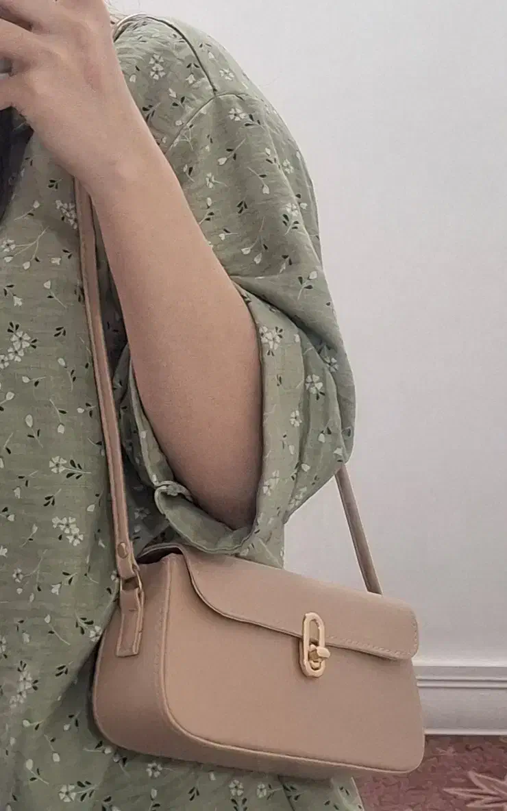 کیف|کیف، کفش، کمربند|برازجان, |دیوار