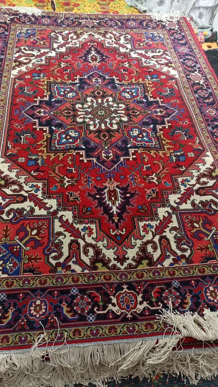 یک عدد فرش هریس تاجری|فرش|صوفیان, |دیوار