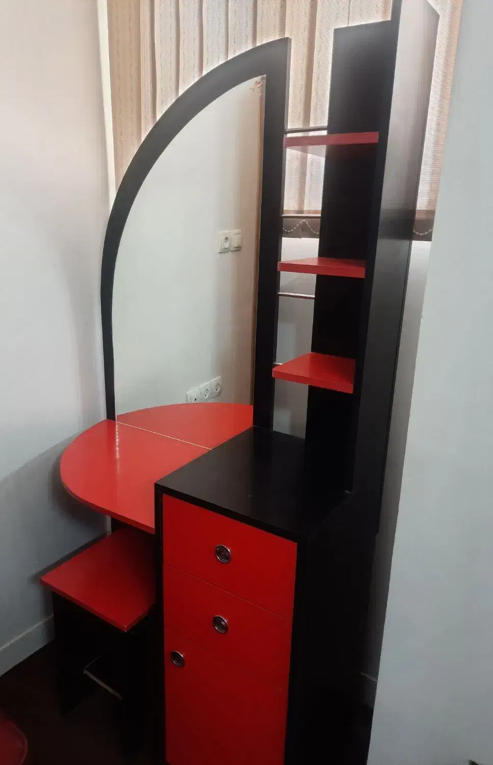 میز آرایشی|میز و صندلی غذاخوری|شهرکرد, |دیوار