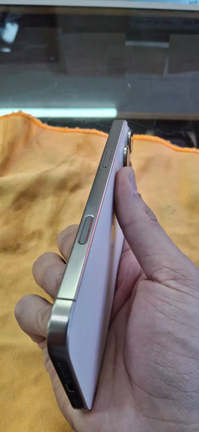 اپل iPhone 16 Pro Max با حافظهٔ ۲۵۶ گیگابایت|موبایل|اصفهان, گلزار|دیوار
