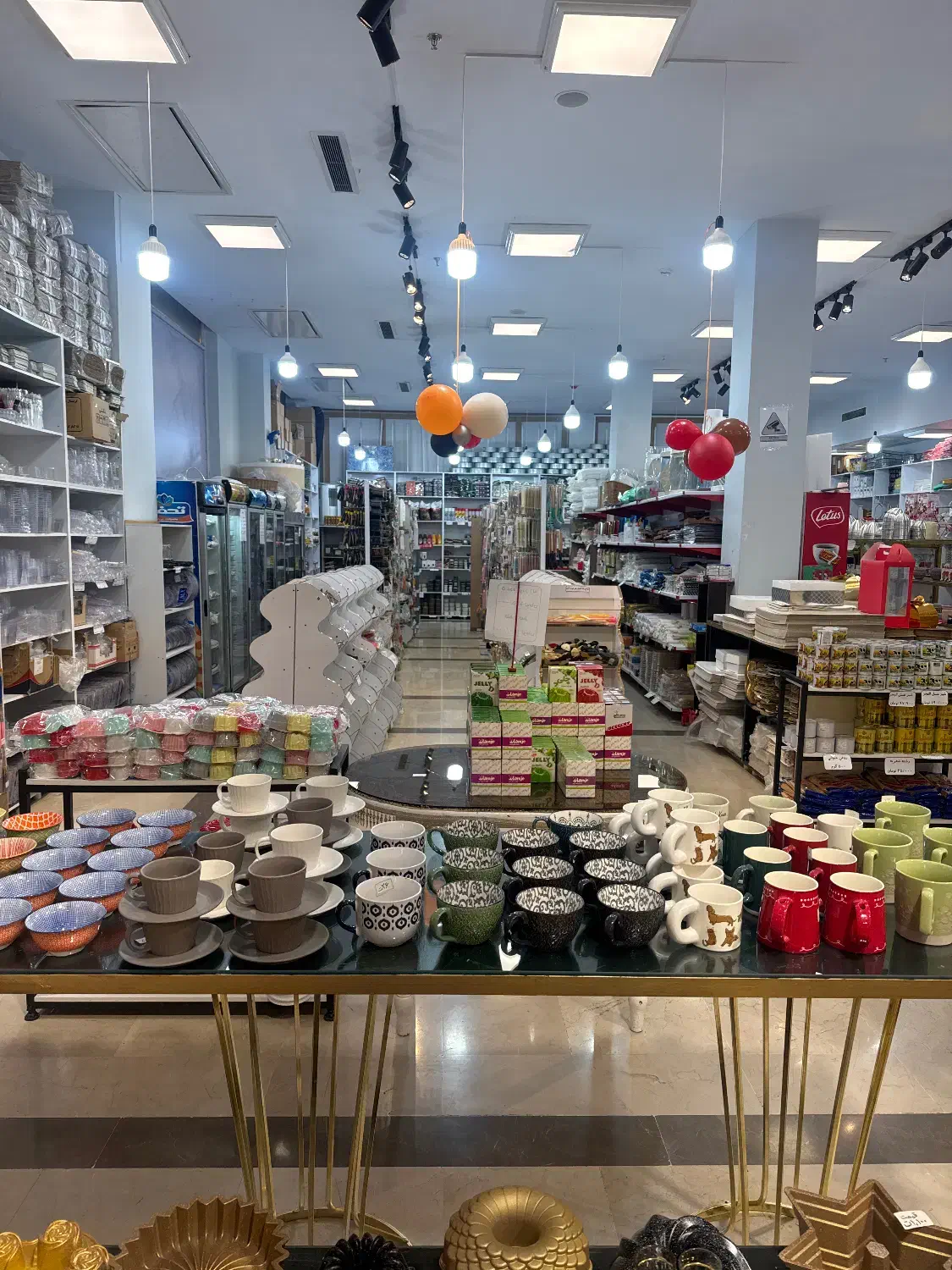 فروشنده تمام وقت اجیل و خشکبار و لوازم قنادی|استخدام خدمات فروشگاه و رستوران|تهران, فدک|دیوار