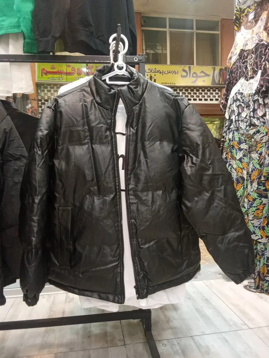 کاپشن چرم واقعی  طرح باکسی  پف|لباس|شیراز, سیاه سنگ|دیوار