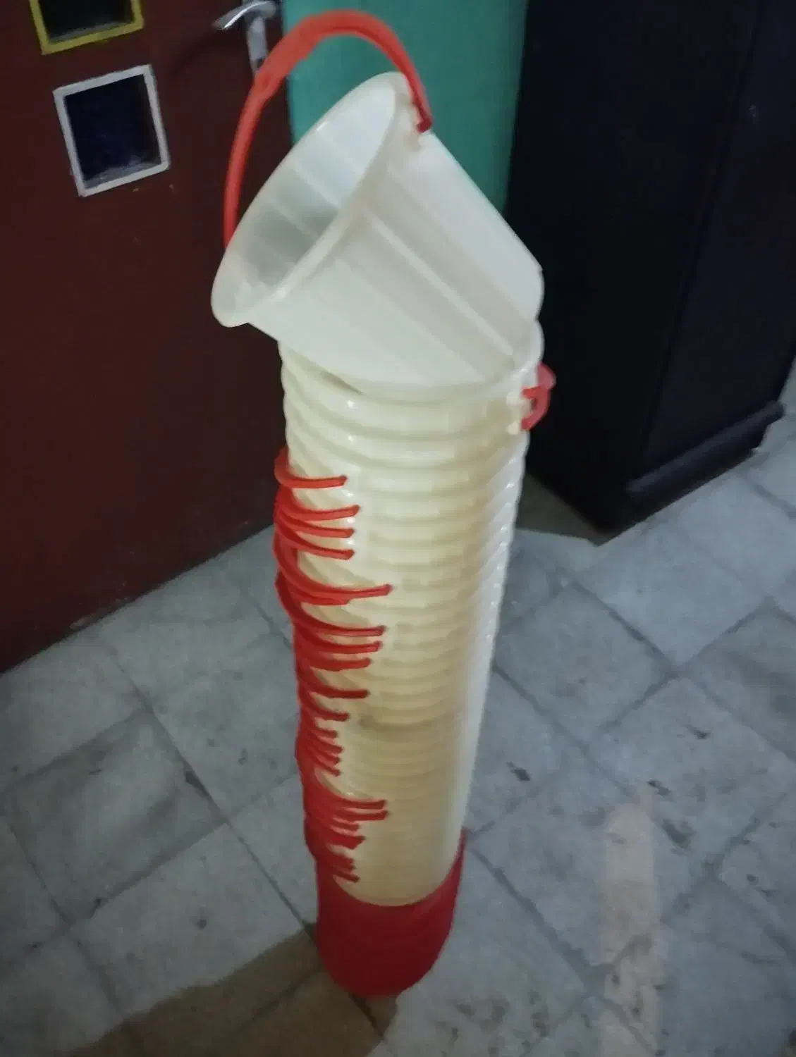 گالن ۲۰ لیتری و ده لیتری آب|ظروف نگهدارنده، پلاستیکی، یک‌بارمصرف|تهران, مجیدیه|دیوار